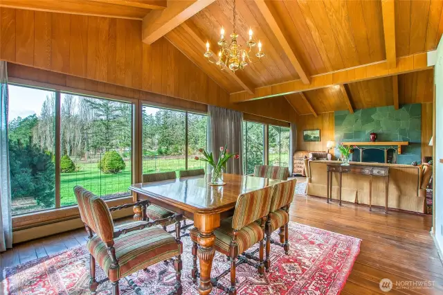The views continue into the living room.