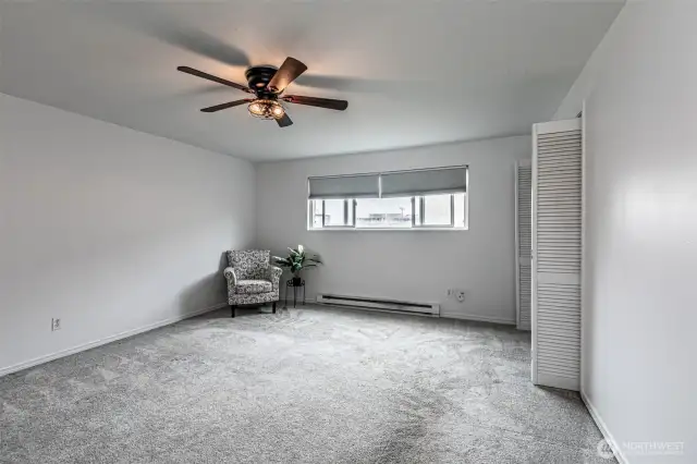 Wow! Look at this big room!