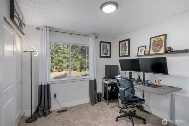 2nd bedroom used as office