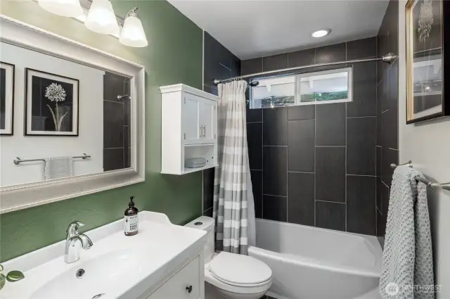 Main bathroom in upstairs hallway
