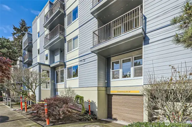Brand new siding , Like new building!