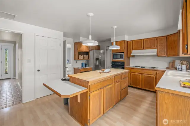 Plenty of room for making this kitchen your own