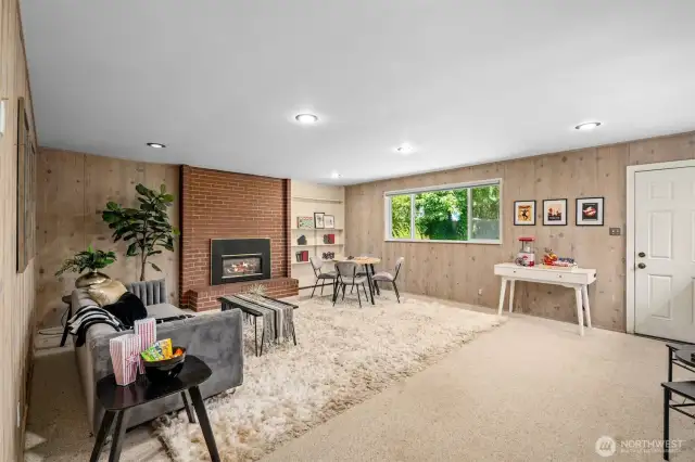 Play/watch movies/ hang out in the large Bonus room!
