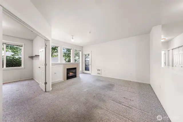 $2500 Carpet credit available to Buyer