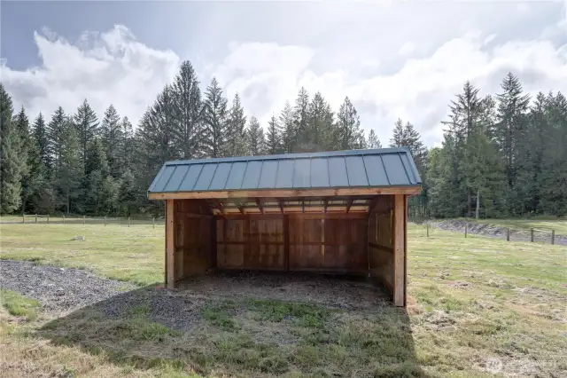 Fenced pasture - equestrian ready.