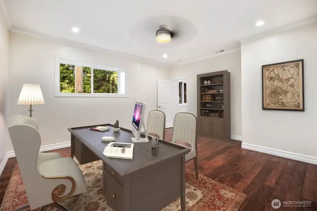 Virtual Stage: This spacious room offers endless possibilities—ideal for a home office, library, or flex space to suit your needs. With generous dimensions and natural light, it provides a comfortable and productive environment. Whether for work, study, or creative projects, the layout adapts easily to your lifestyle.