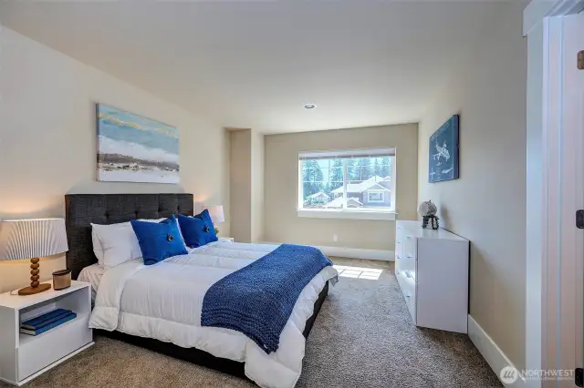Bedroom 2 w/ Jack and Jill