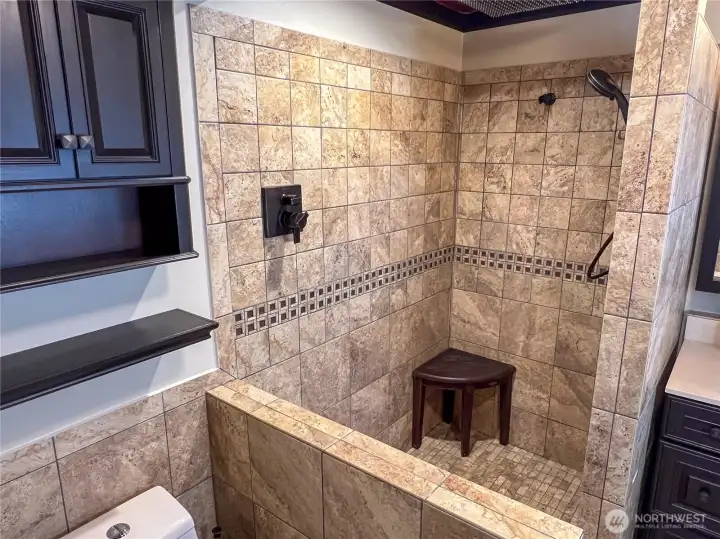 Get this...the Seller has a tub that FITS IN THIS SPACE for a soaking tub! Seriously!  He will include if you want it.