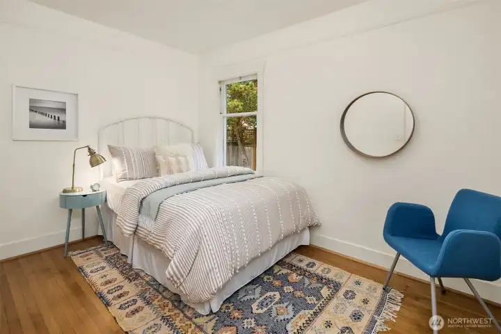 Second bedroom.