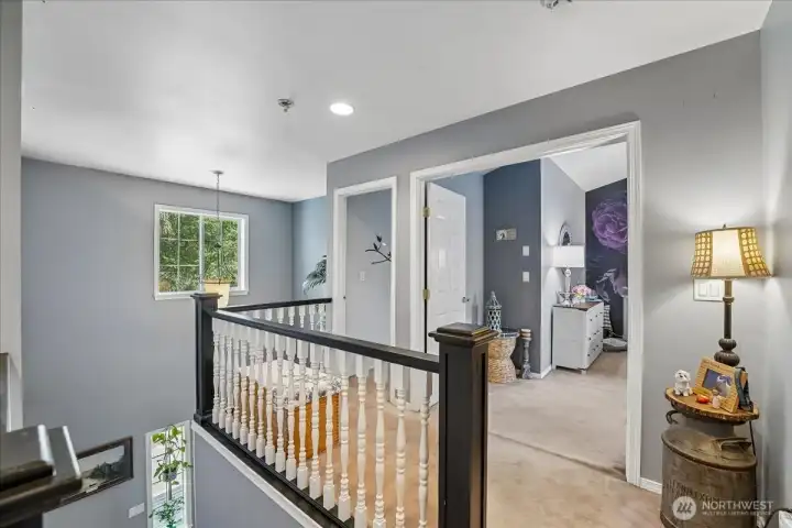 Upstairs to open hallway