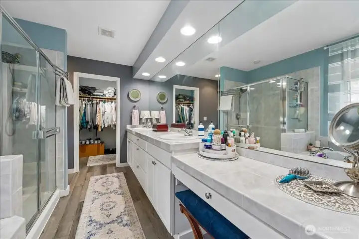Primary Bath to walk-in-closet