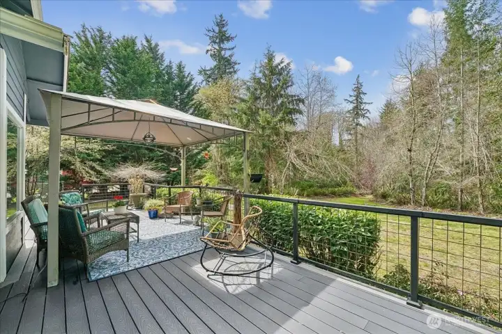 back deck with plenty of room