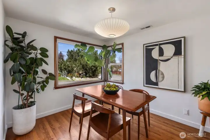 Light and bright dining area