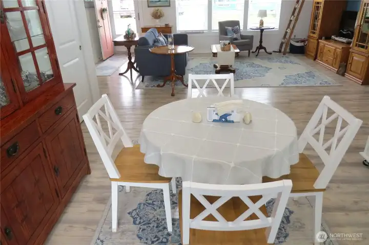 Meals will be a pleasure in the dining room!