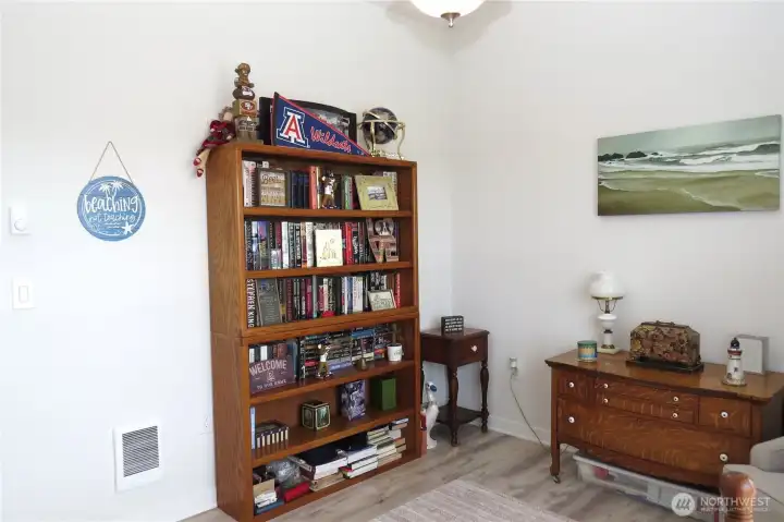 The guest room is very cozy!