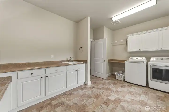 Laundry room / Craft room
