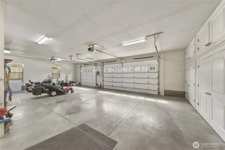 Oversized 3 car garage