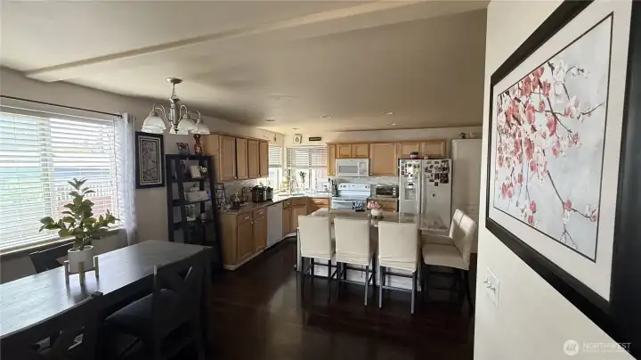 Dining/Kitchen