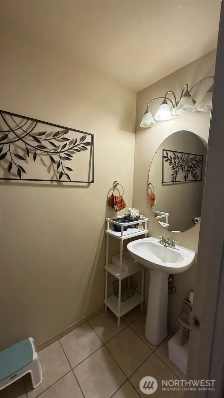 1/2 Bath