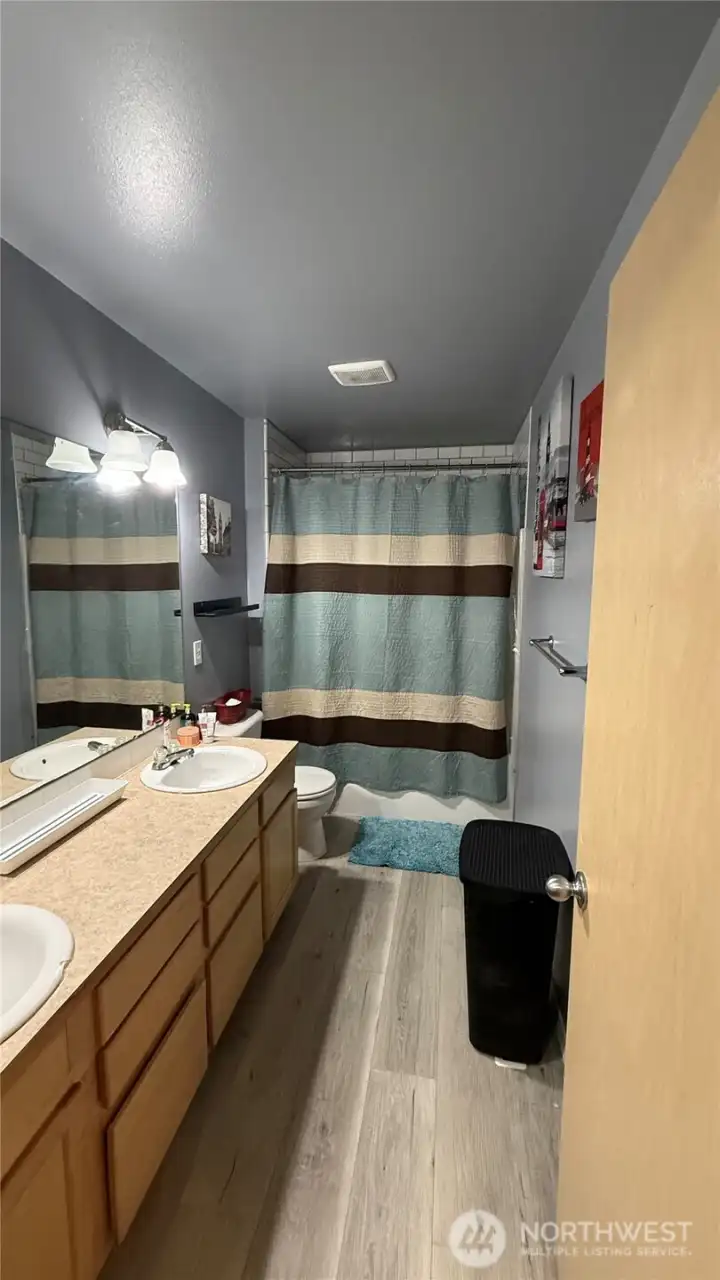 2nd Bathroom