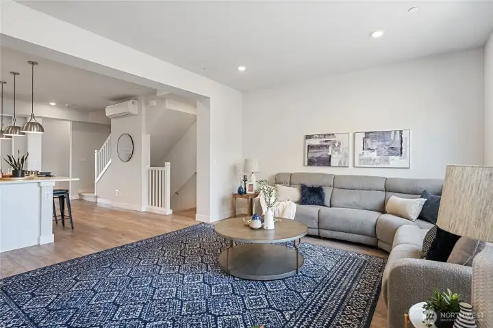 Spacious open-concept living area for a comfortable everyday living and entertaiining
