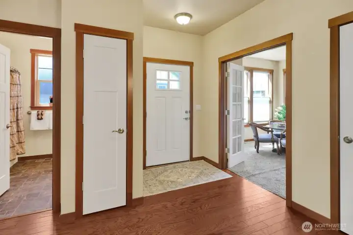 Back to the foyer, which accesses the other bedrooms & bath.