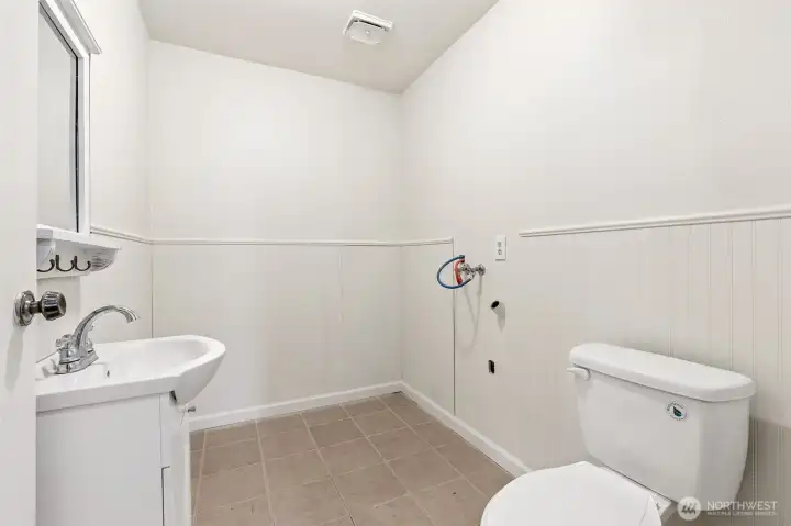 Downstairs Laundry / 1/4 bathroom