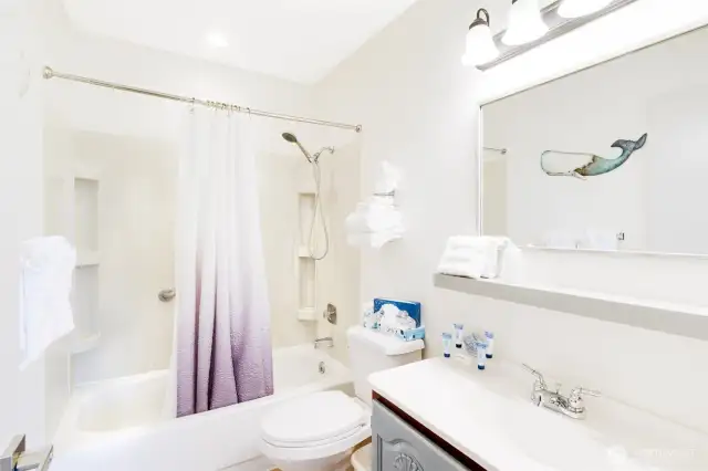 Primary unit full bath