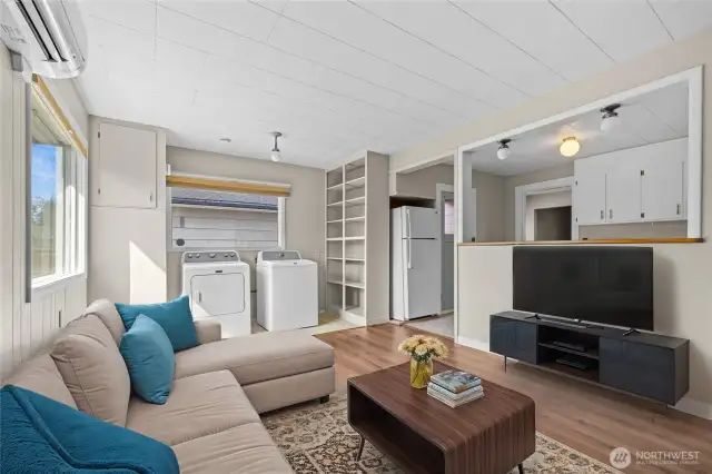 Virtually staged-Bonus/family room