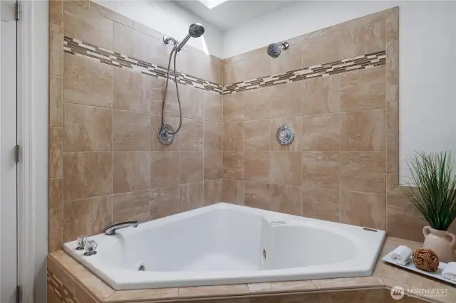Luxury - Large jetted tub and double shower heads