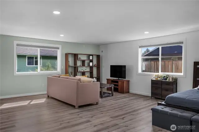 Tons of uses - Previously an AirBnB, workout room, Guest House for friends - Etc!!