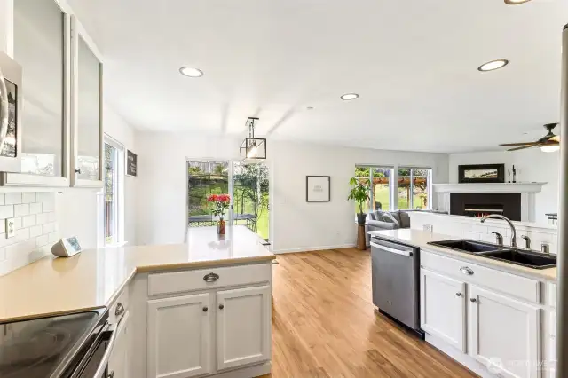Kitchen / Dining