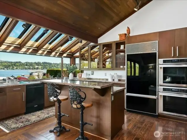 The kitchen layout is perfect and ideally functional for everyday use and large scale entertaining.
