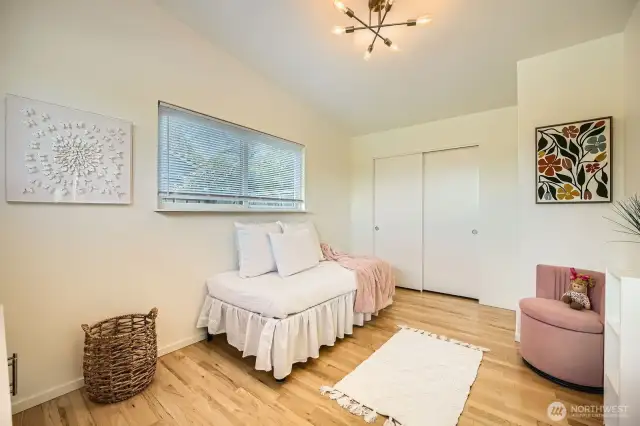 Huge 3rd bedroom on upper level w/ big closet space