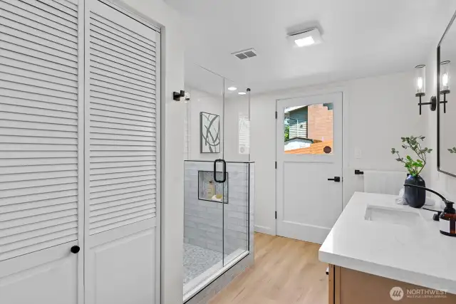Large shower/bathroom/laundry downstairs