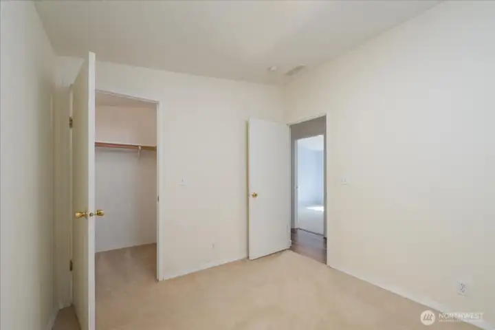 with a walk in closet