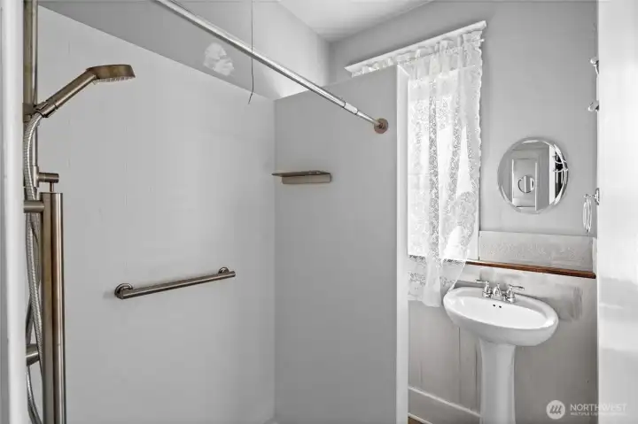 3/4 bath on main