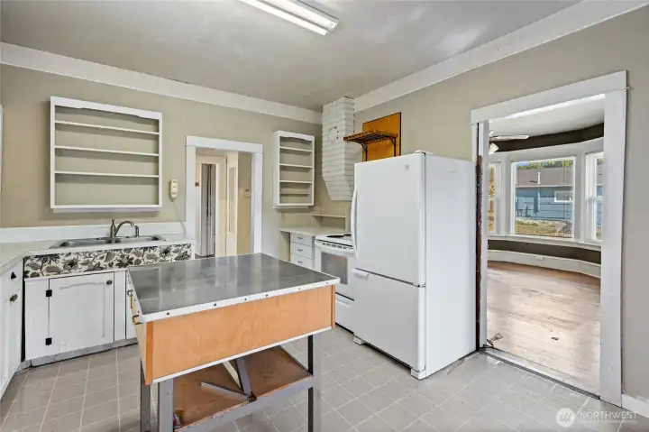 Dining room through door on right