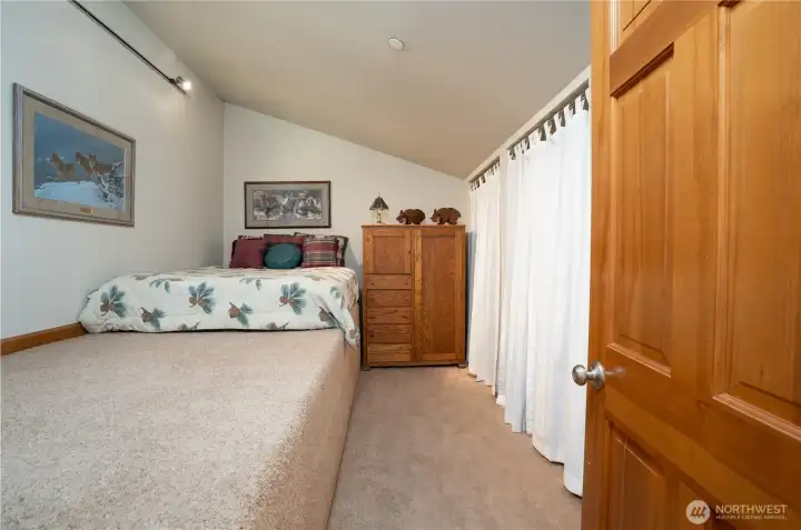 Second bedroom area located in the loft