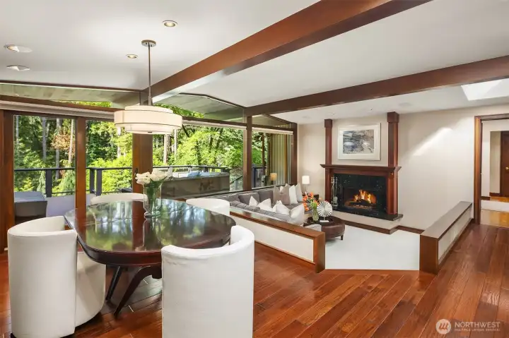 The Northwest Contemporary style blends seamlessly with endless green vistas, creating a tranquil yet vibrant atmosphere.