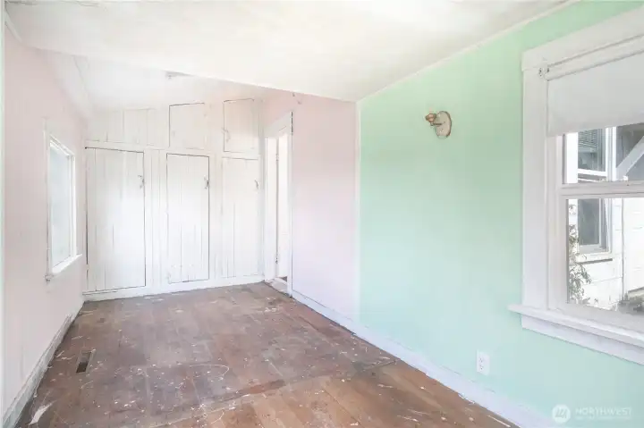 lean-to bedroom