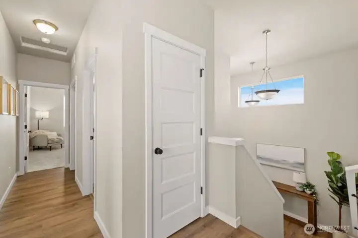 Photographs are for illustrative purposes only. Features, finishes, interior/exterior colors, landscaping and floorplan shown may vary from actual homes built