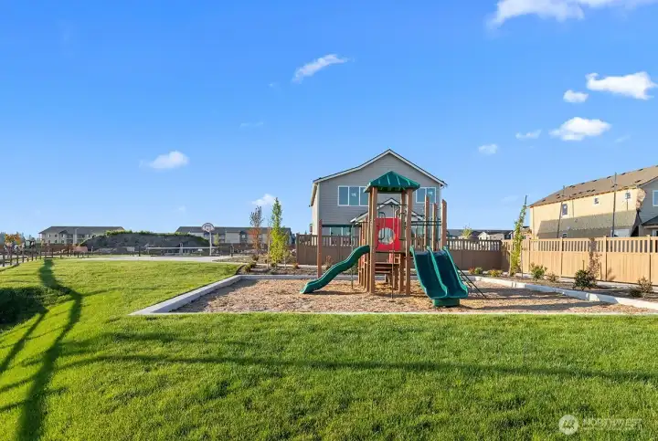 Community Park   Photographs are for illustrative purposes only. Features, finishes, interior/exterior colors, landscaping an shown may vary