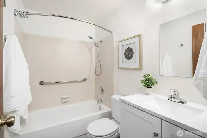 Upper hall bath