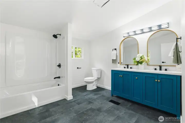 En-suite in Primary Bedroom
