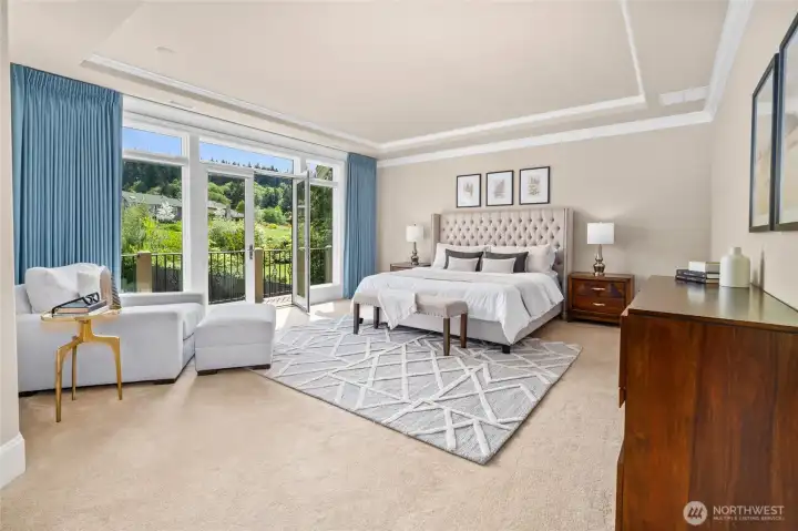 Owner Suite overlooking golf course Owner Suite overlooking golf course