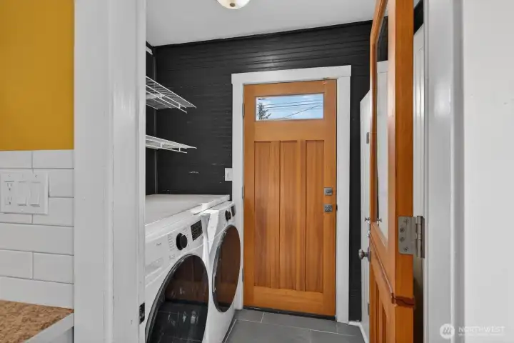Almost new washer and dryer set that convey! Almost new washer and dryer set that convey!