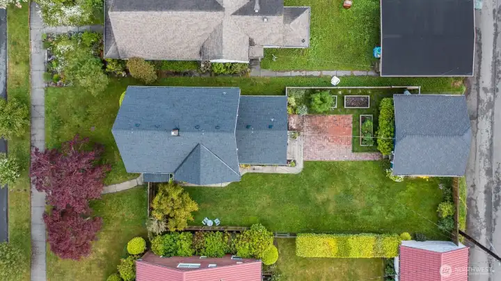 Double lot in PRIME downtown Everett. Double lot in PRIME downtown Everett.