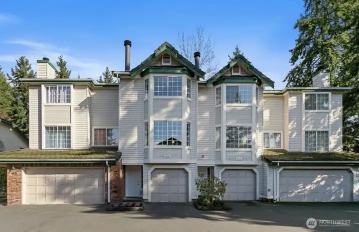 4 units building