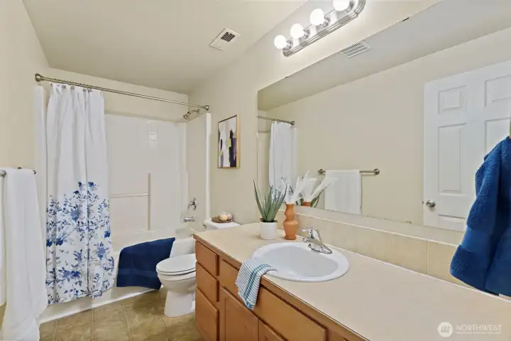 Upstairs Hall Bathroom